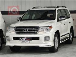 تۆیۆتا لاند کروزەر